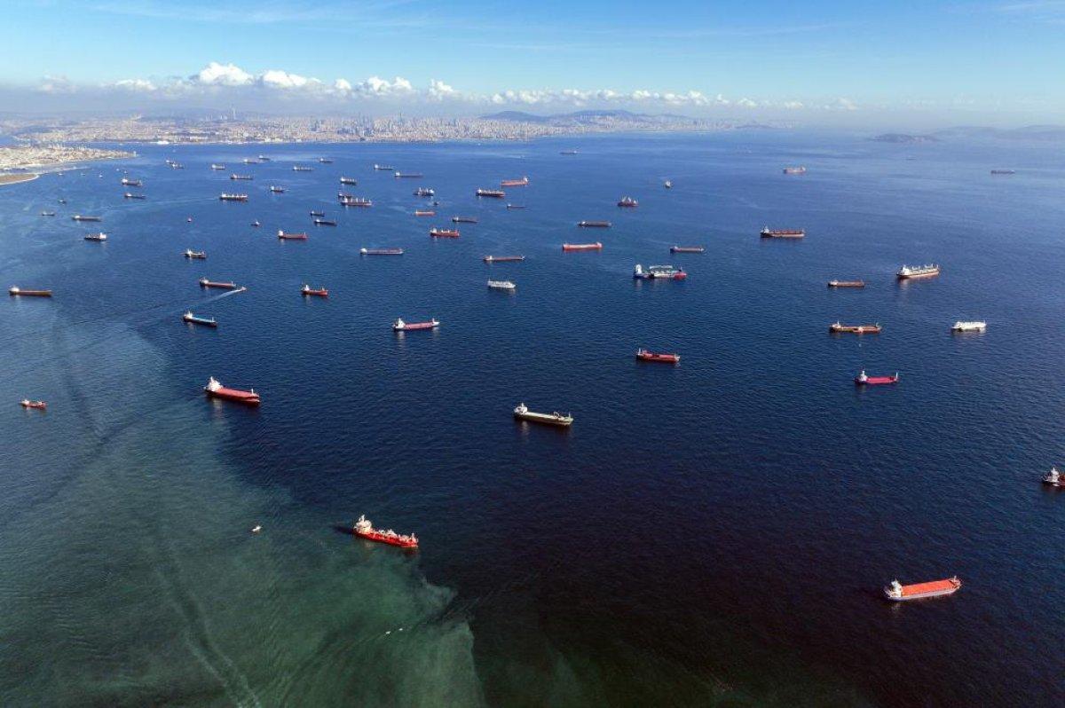 Zeytinburnu açıkları çamura bulandı