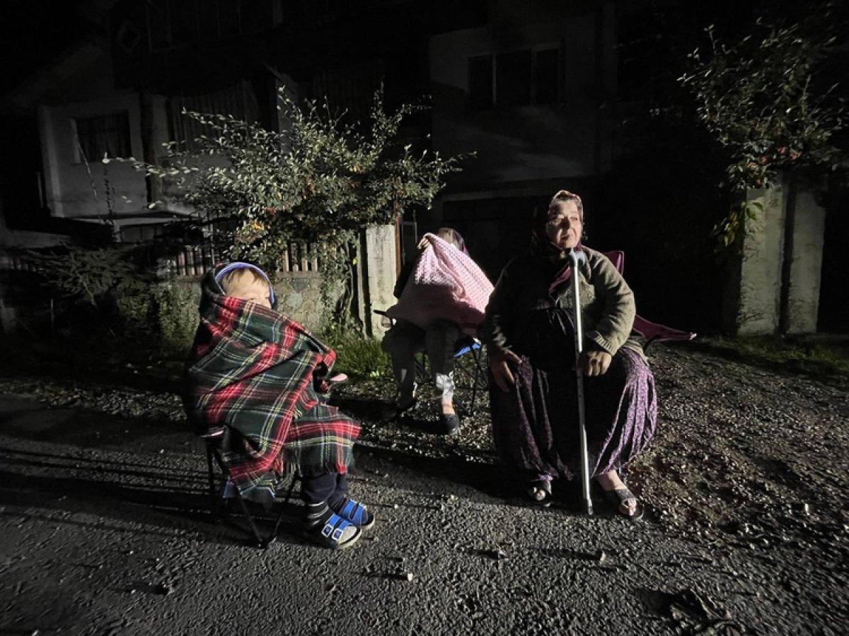 Düzce'de 5,9 büyüklüğündeki sarsıntı, 1999 depremini hatırlattı