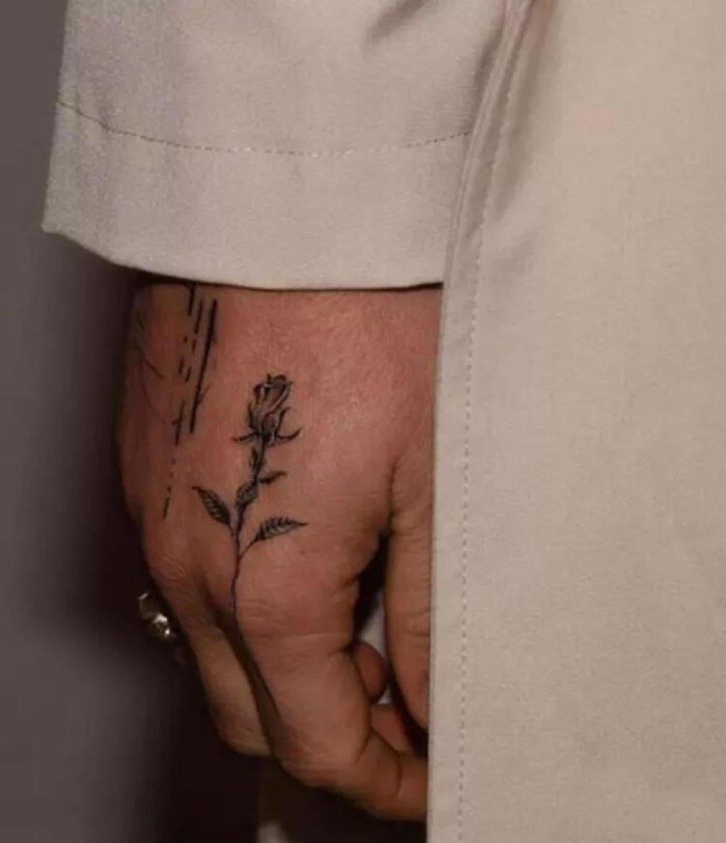 Kıvanç Tatlıtuğ'un dövmesinin sırrı çözüldü