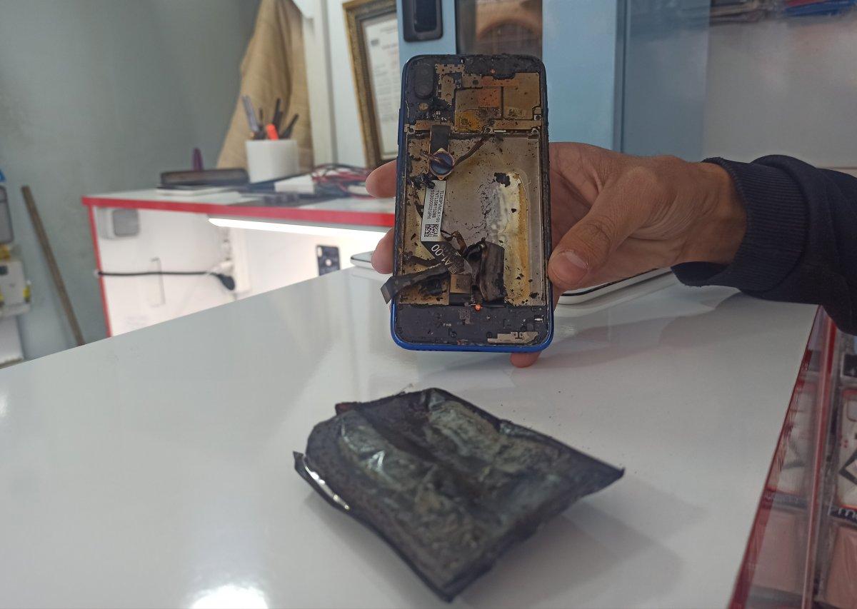 Kahramanmaraş'ta cep telefonu bomba gibi patladı