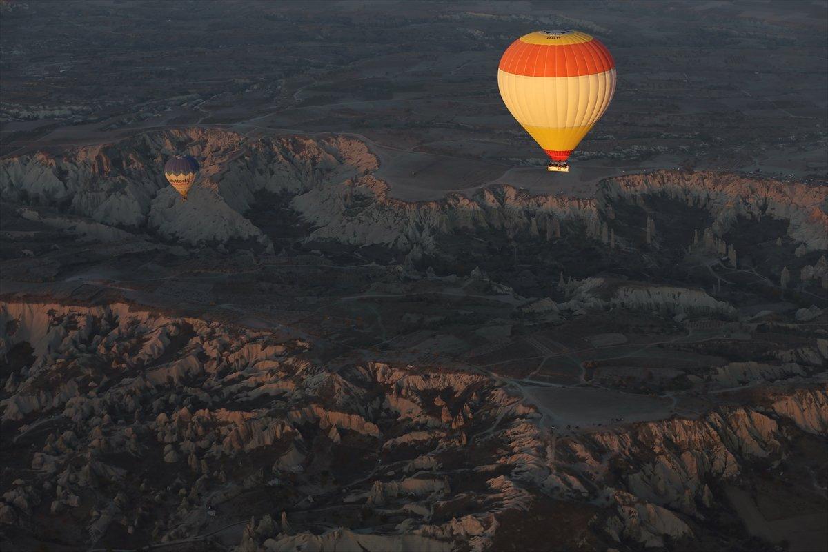 Kapadokya'da balon turları rüzgar engeline takıldı