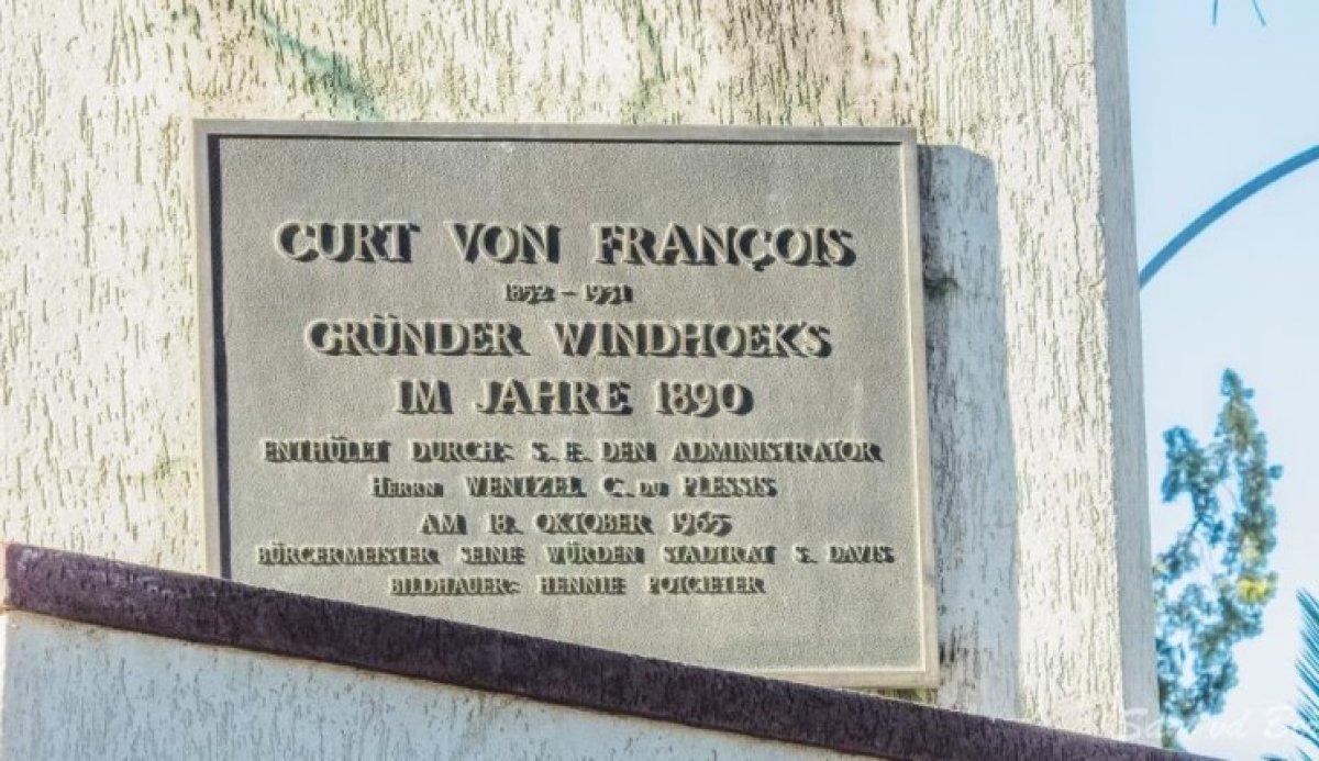 Namibya'da Alman sömürge subayı Curt von François'in heykeli kaldırıldı