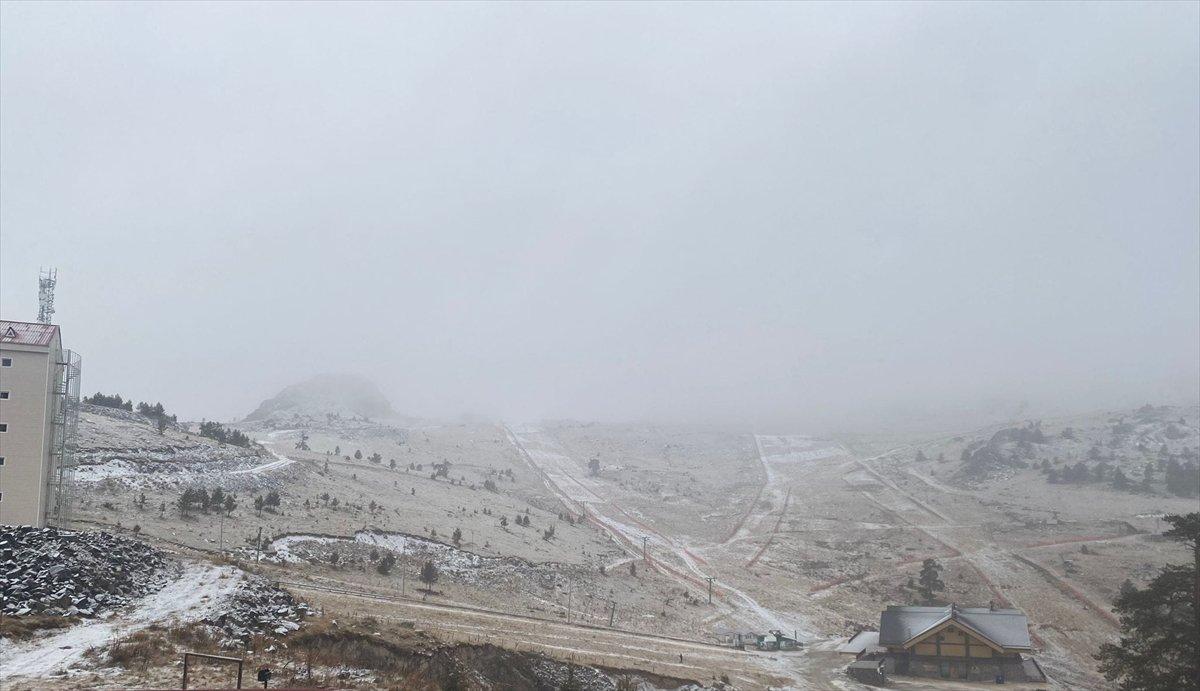 Kartalkaya'ya sezonun ilk karı yağdı