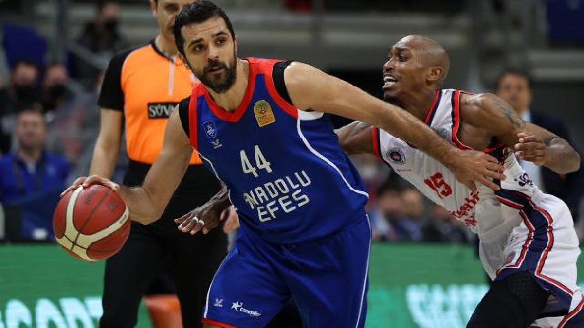 Anadolu Efes, eski basketbolcusu Krunoslav Simon'u onurlandıracak