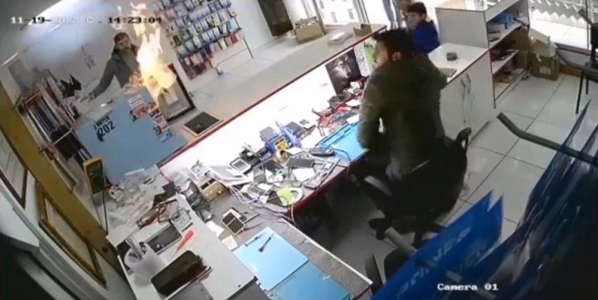 Kahramanmaraş'ta cep telefonu bomba gibi patladı