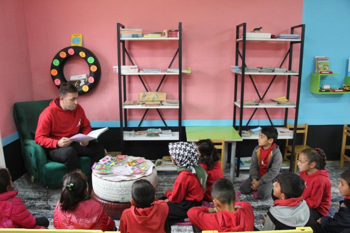 Bingöl'de köy okulunu yuvaya çeviren öğretmen