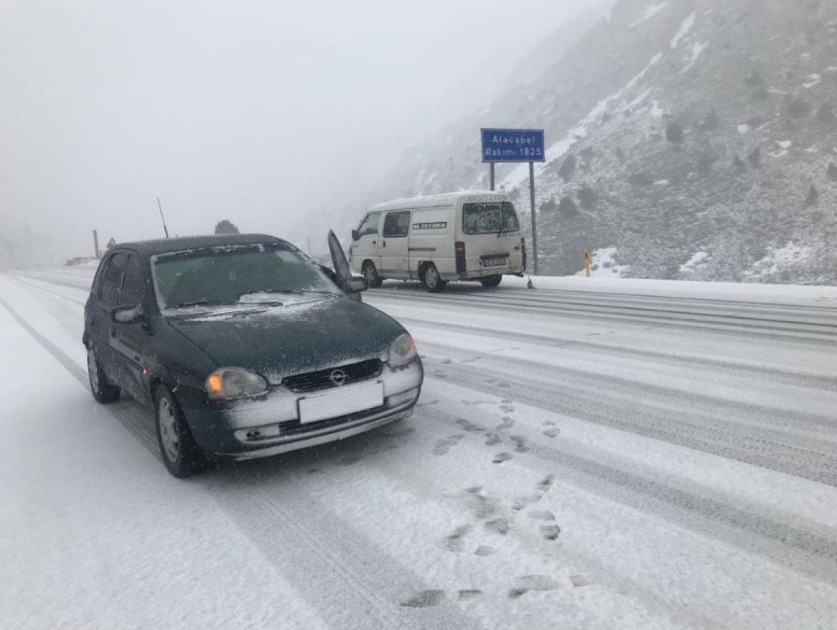 Alacabel’e mevsimin ilk karı düştü