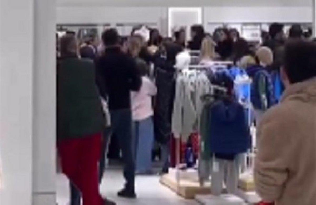 İzmir'de alışveriş izdihamında cüzdan kavgası 