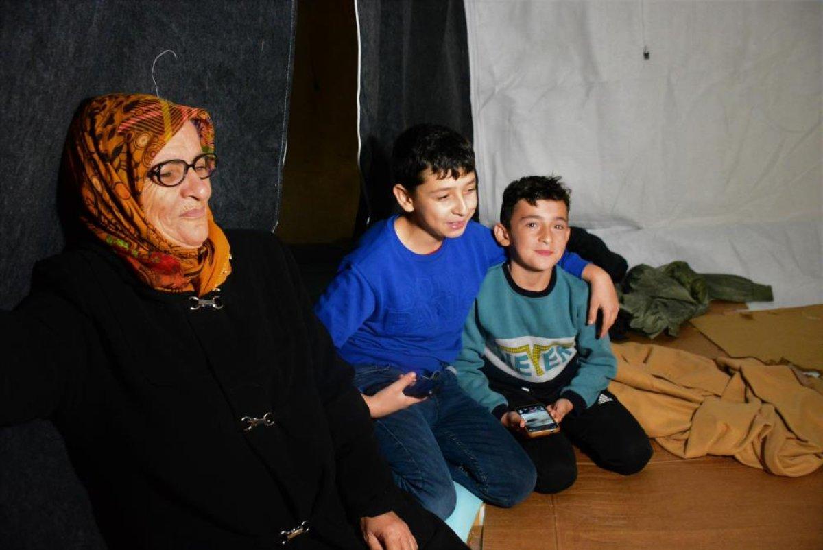 Çadırda kalan Düzceli depremzedeler yağmura yakalandı