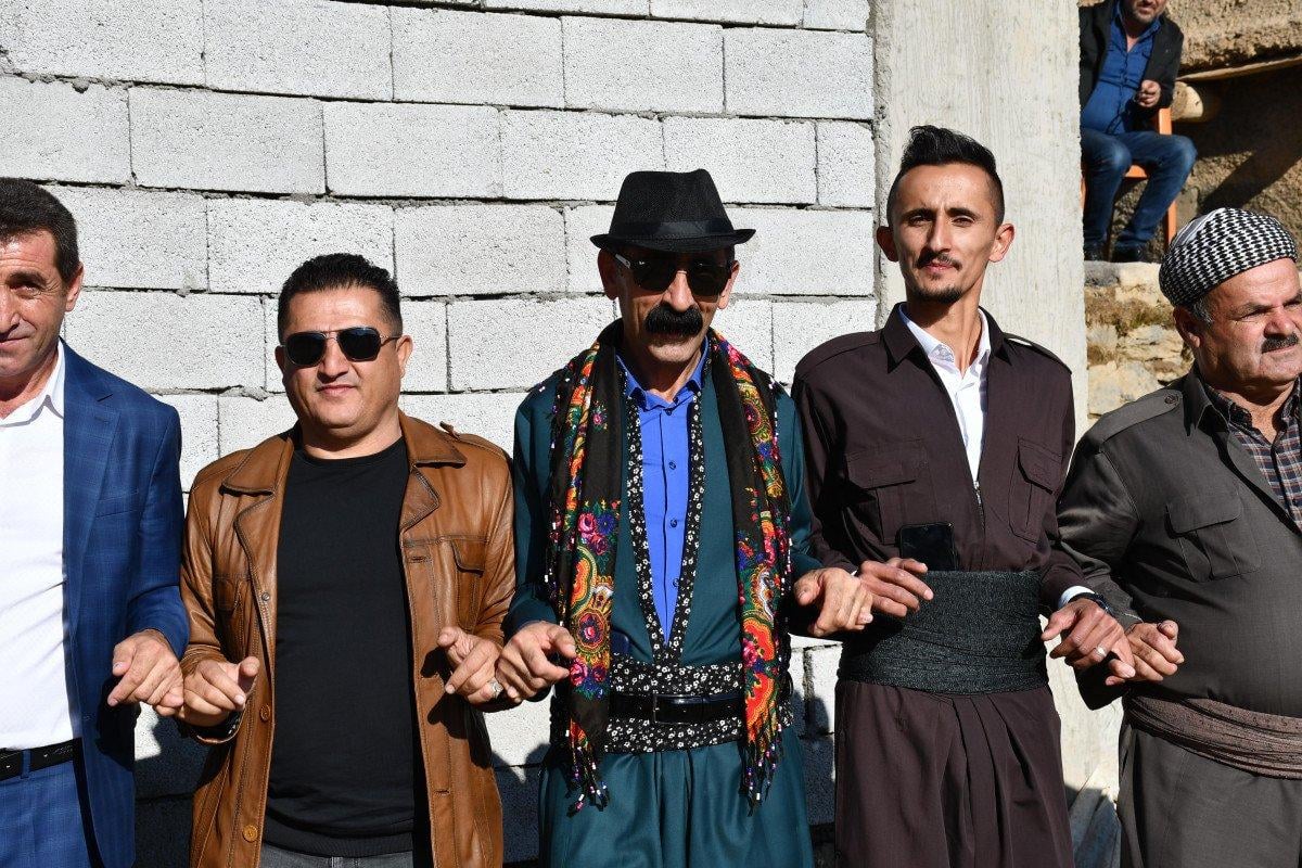 Şırnak'ta, aşiret düğününde 300 bin TL değerinde altın takıldı