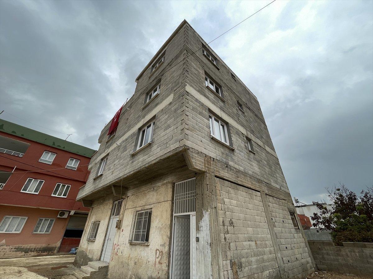 Gaziantep'te roket saldırısında yeğenine mezar olan evine ilk kez girdi