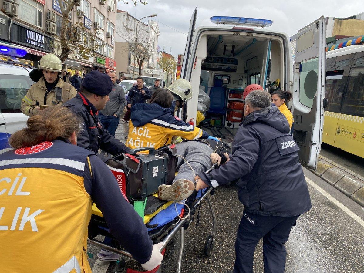 Ümraniye'de direksiyon başında kalp krizi geçiren sürücü kaza yaptı