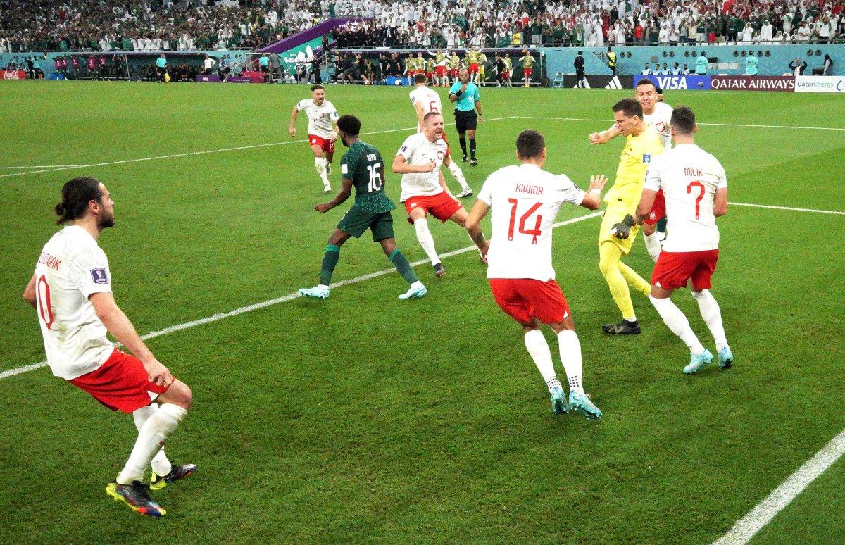 Szczesny'den üst üste kritik kurtarışlar