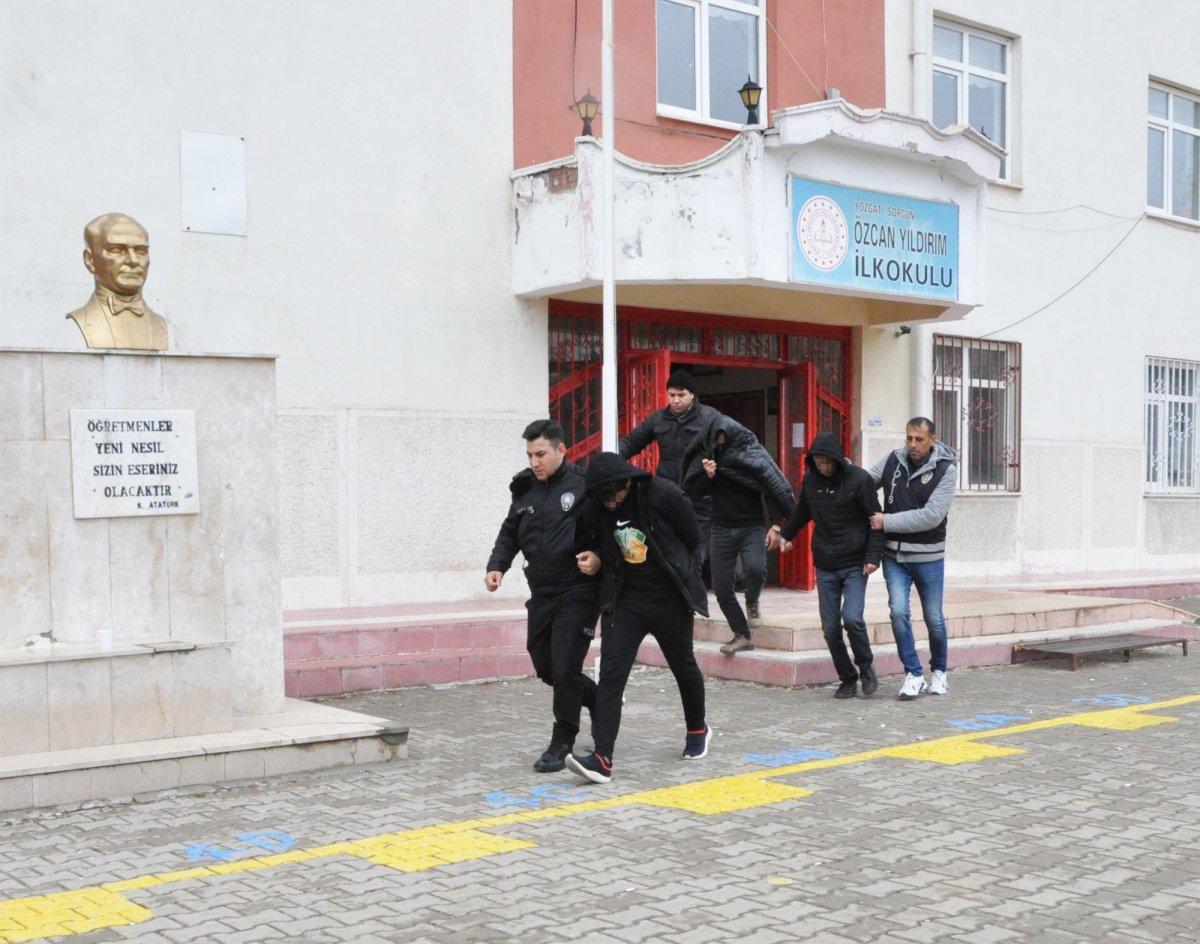 Yozgat’ta başkasının yerine ehliyet sınavına girmeye çalıştı, pencereden kaçtı