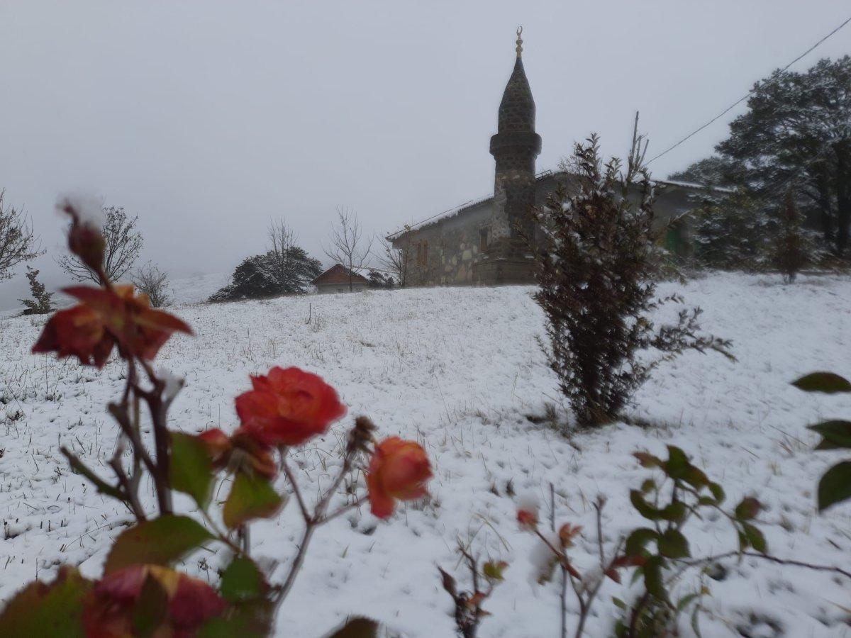 Tokat'ta kar yağışı ile göl ve yaylalar beyaza büründü