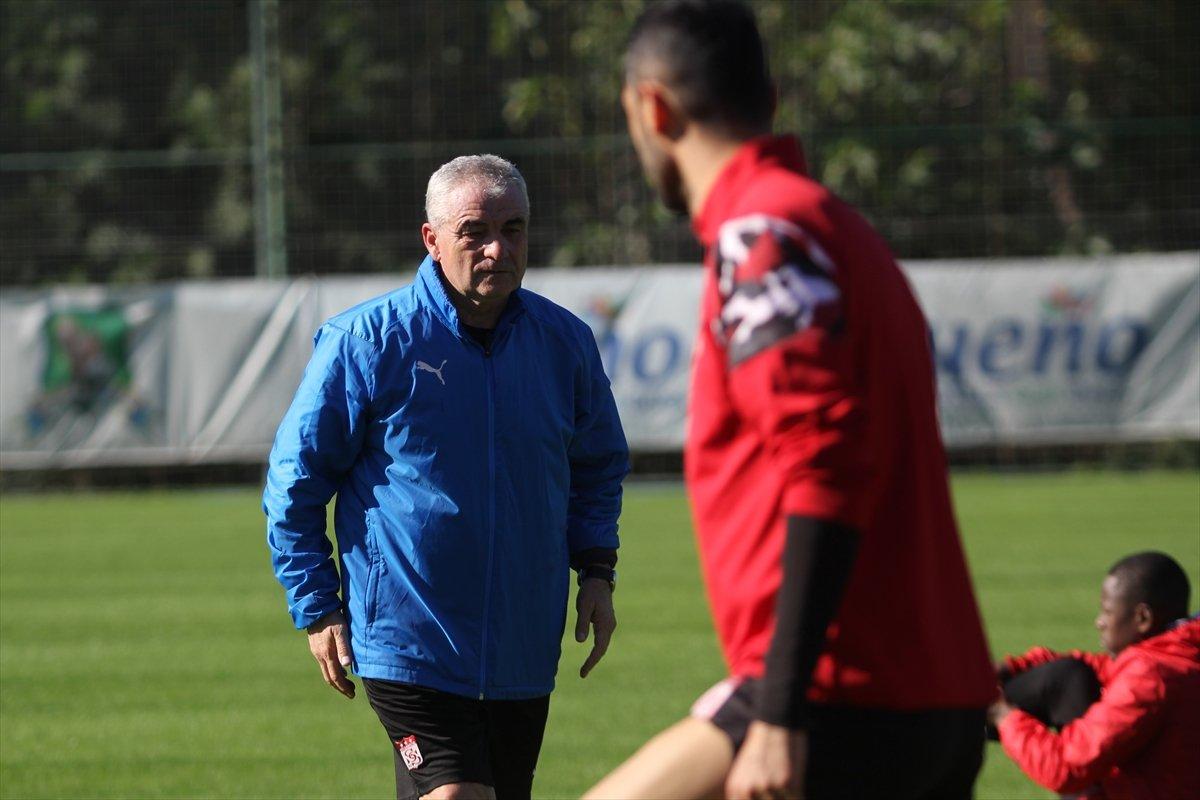 Rıza Çalımbay: Ligde istediğimiz yerde değiliz