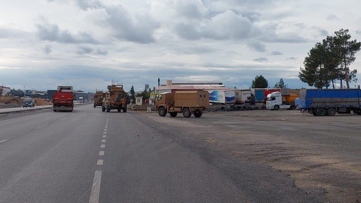 Suriye sınırında askeri araç hareketliliği 