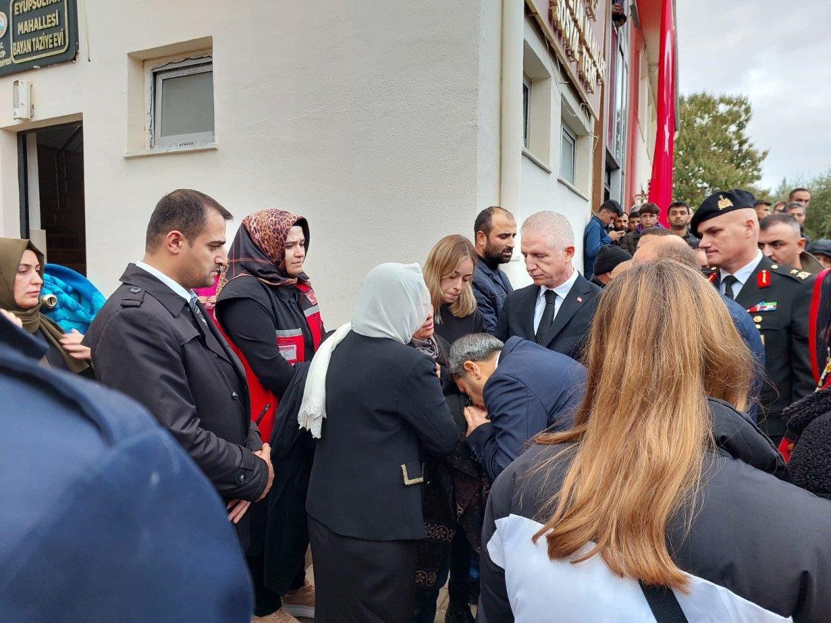 Gaziantep'te şehit annesi: HDP teröristtir, CHP de teröristtir