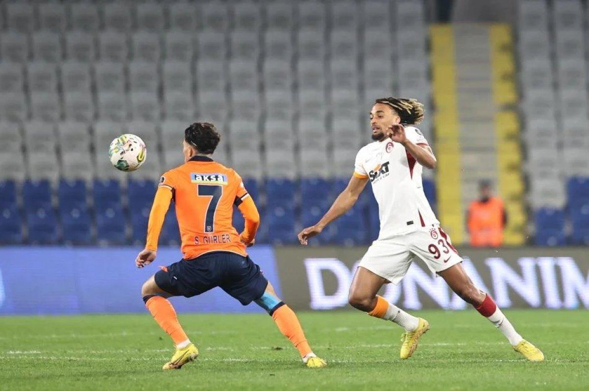 Sacha Boey'e Lyon kancası