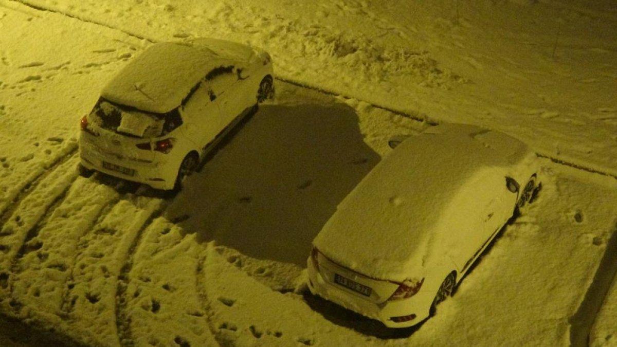 Hakkari'de kar etkili oldu