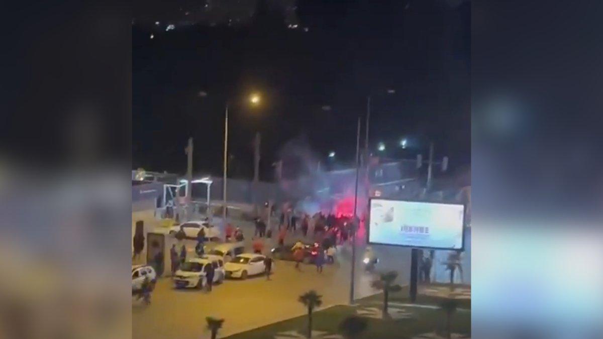 Göztepeli ve Altaylı taraftarlar sokakta birbirine girdi