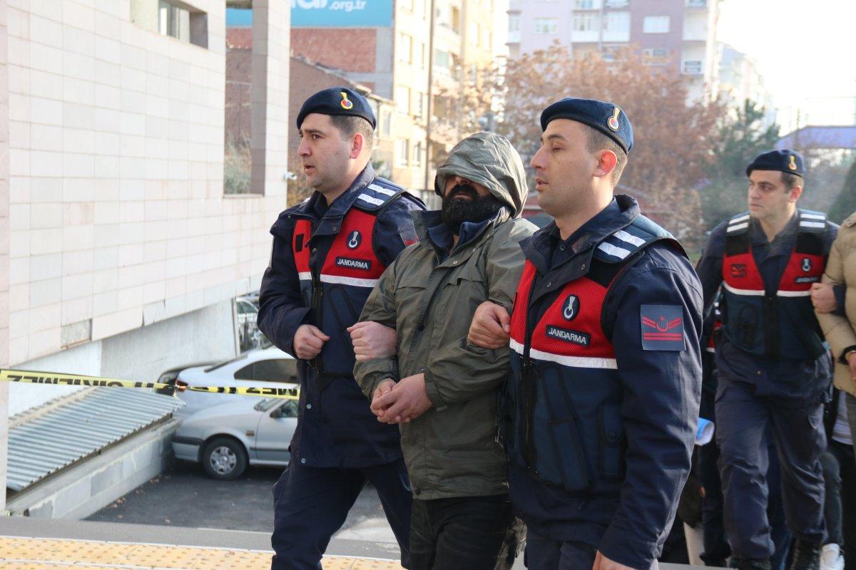 100 milyon TL değerindeki kabloları çalan hırsızlar yakalandı