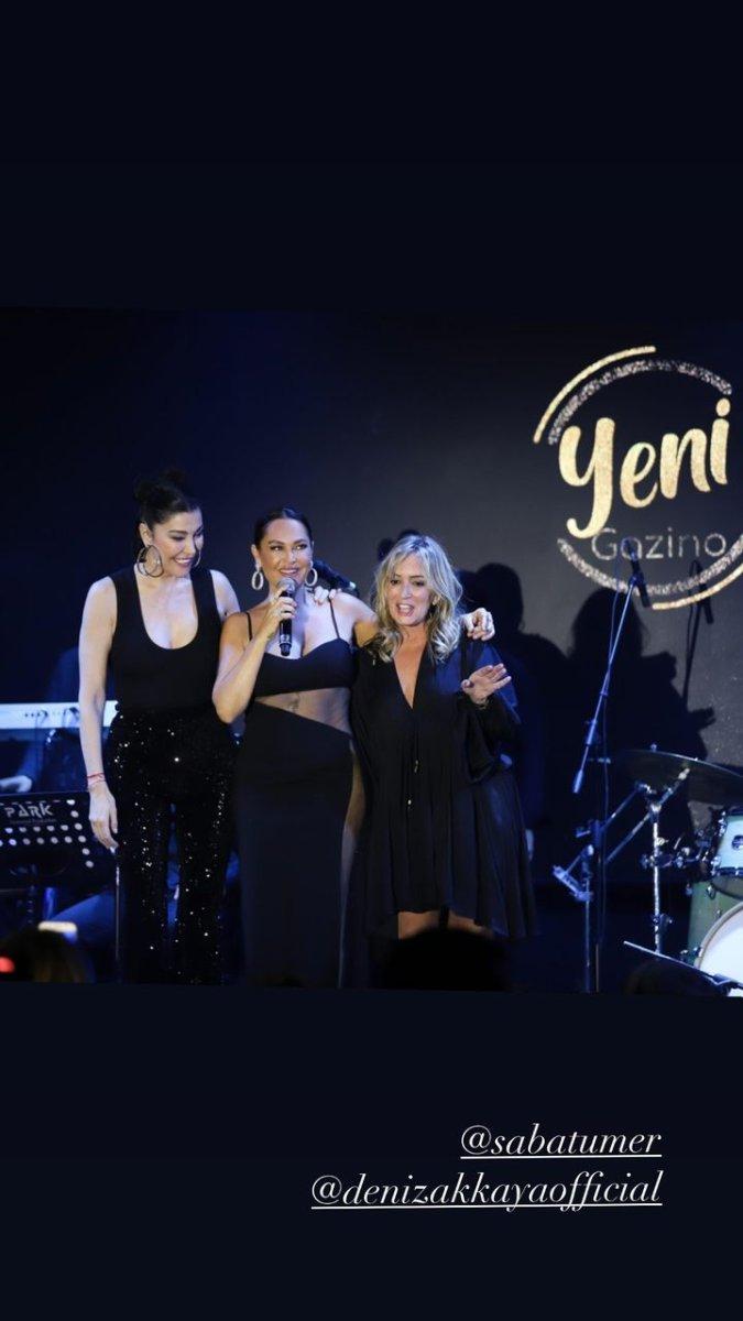 Hülya Avşar, yine derin yırtmaçlı elbise giydi