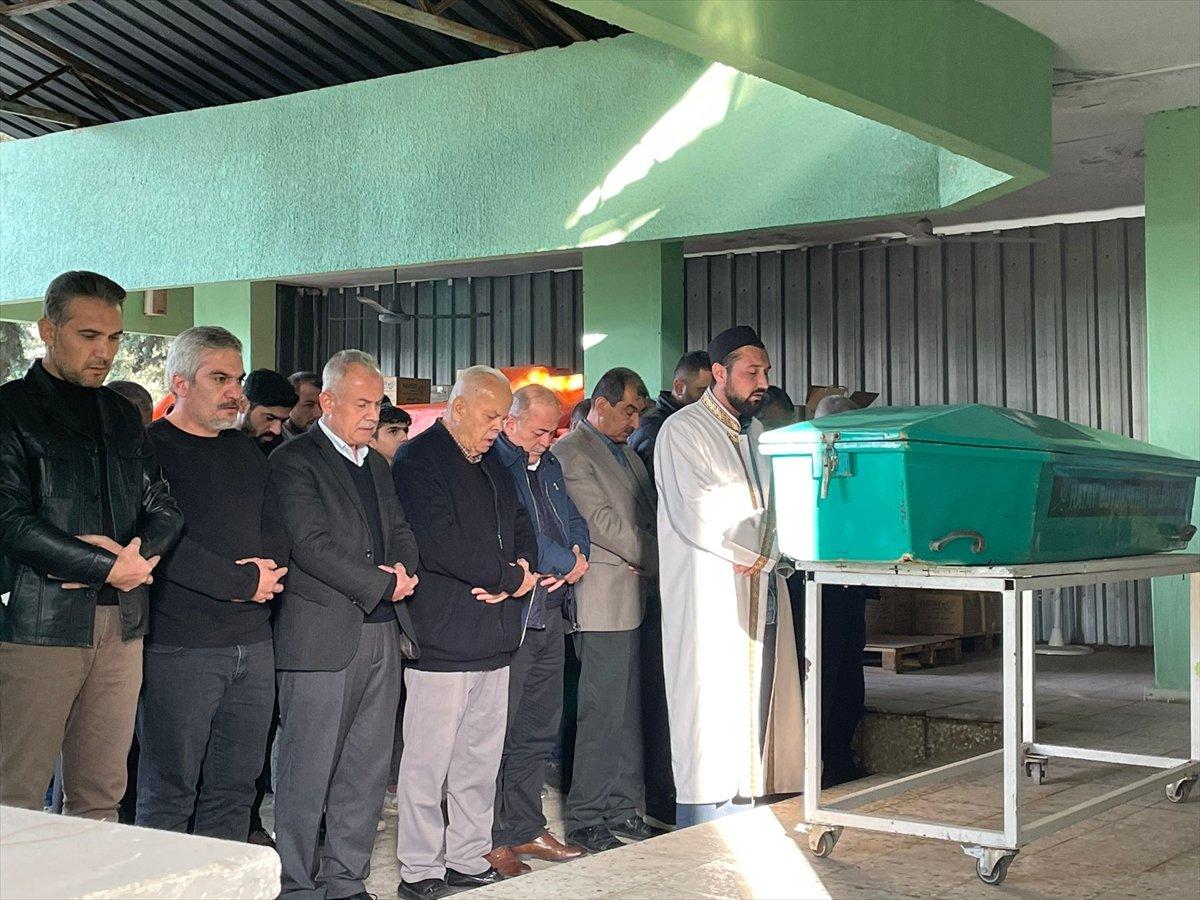 Hatay'da kardeşinin öldürdüğü eşinin cenazesini alan adama tepki 