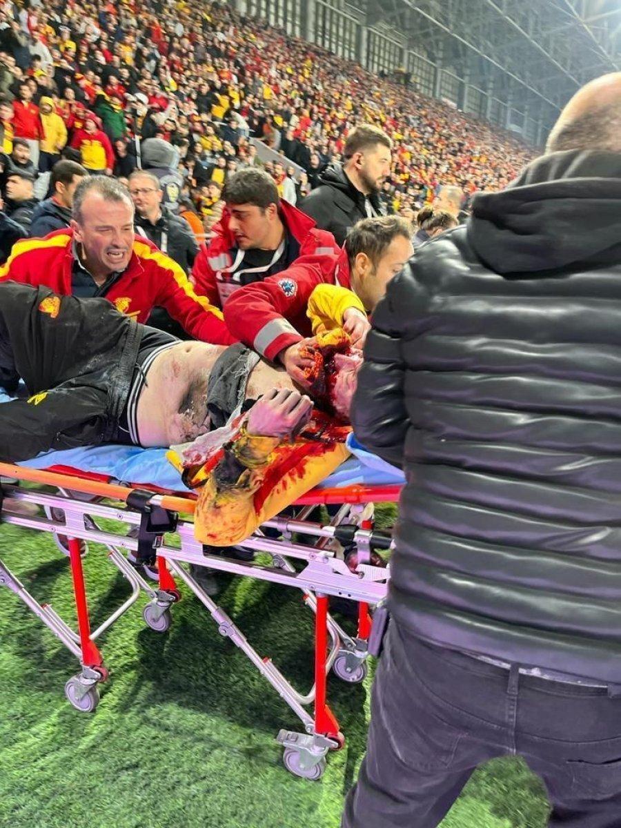 Göztepe - Altay maçında tribüne fişeklerin sokulduğu an