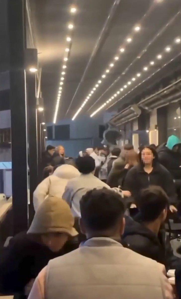 Bayrampaşa'da iki grup genç kafede kavgaya tutuştu