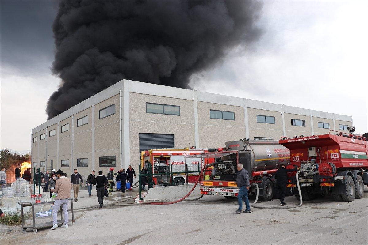 Denizli'de fabrikada yangın