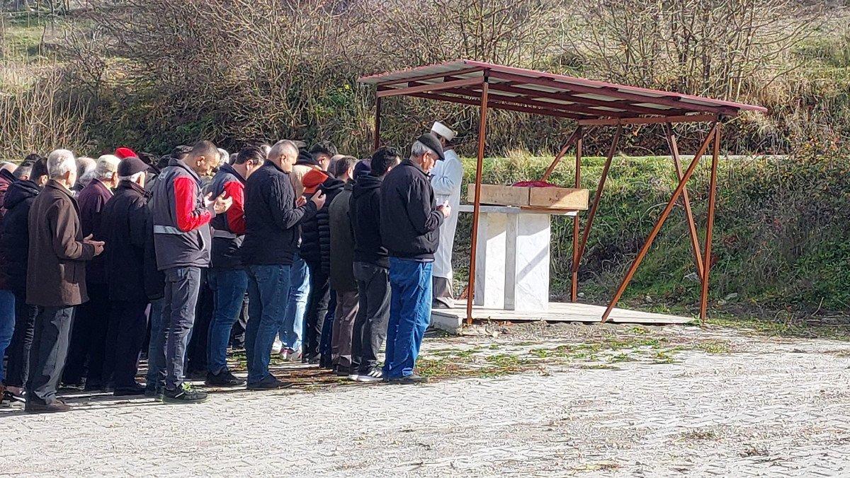 Bolu'da eski sevgilisinin öldürdüğü öğretmen köyünde toprağa verildi