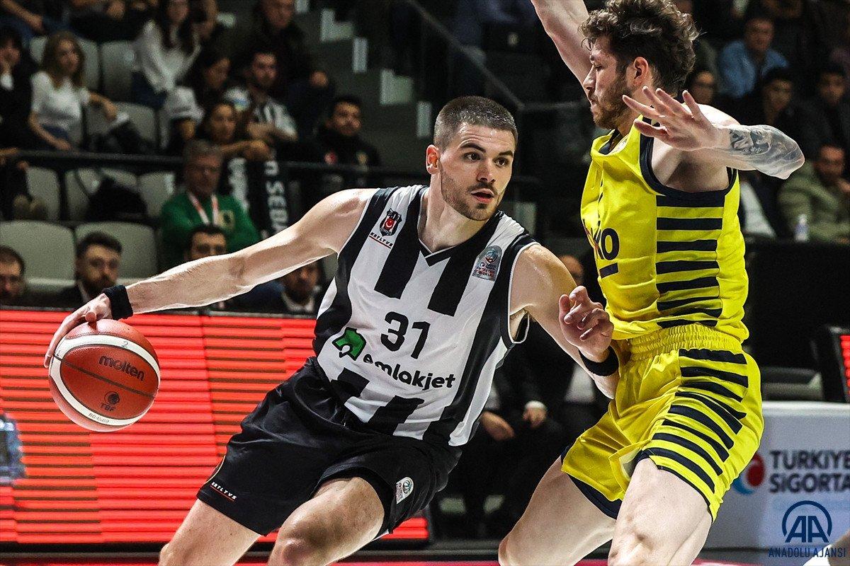 Fenerbahçe basketbol derbisinde Beşiktaş'ı geçti
