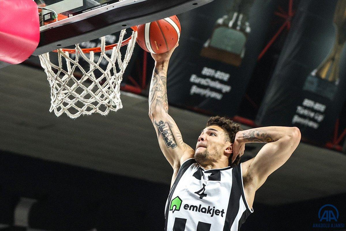 Fenerbahçe basketbol derbisinde Beşiktaş'ı geçti