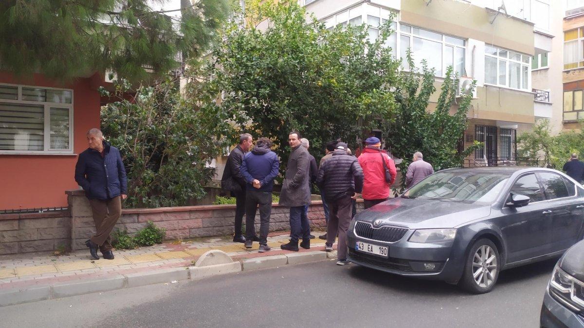 Bakırköy'de çatıyı tamir eden işçi 5'inci kattan düştü 