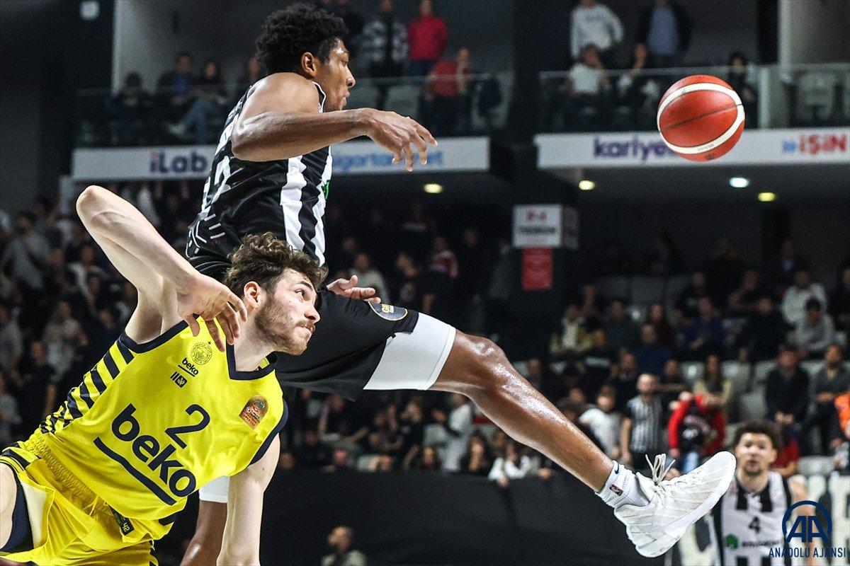 Fenerbahçe basketbol derbisinde Beşiktaş'ı geçti