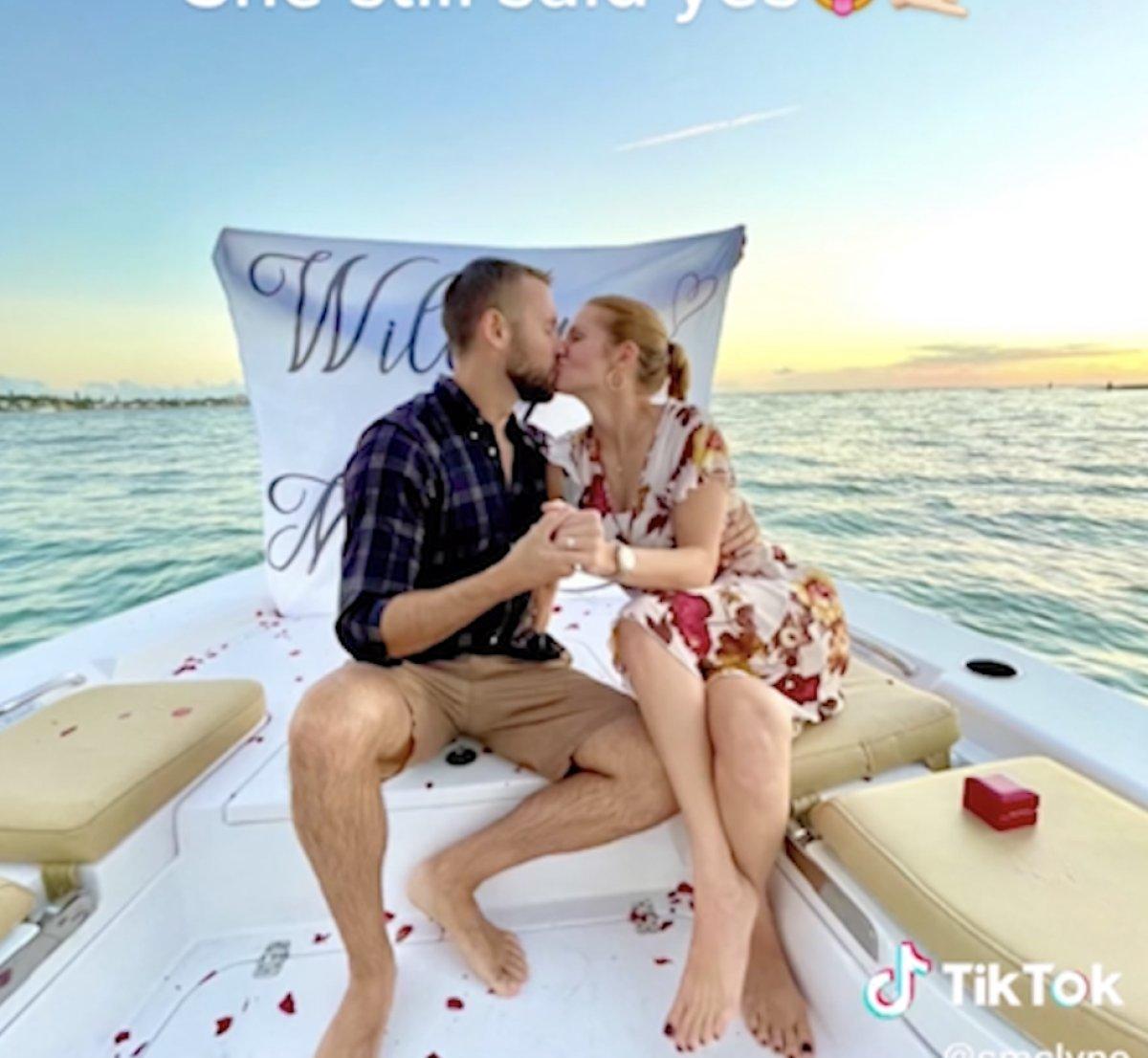 ABD'de sevgilisine evlilik teklif etmek isteyen adamın şansızlığı