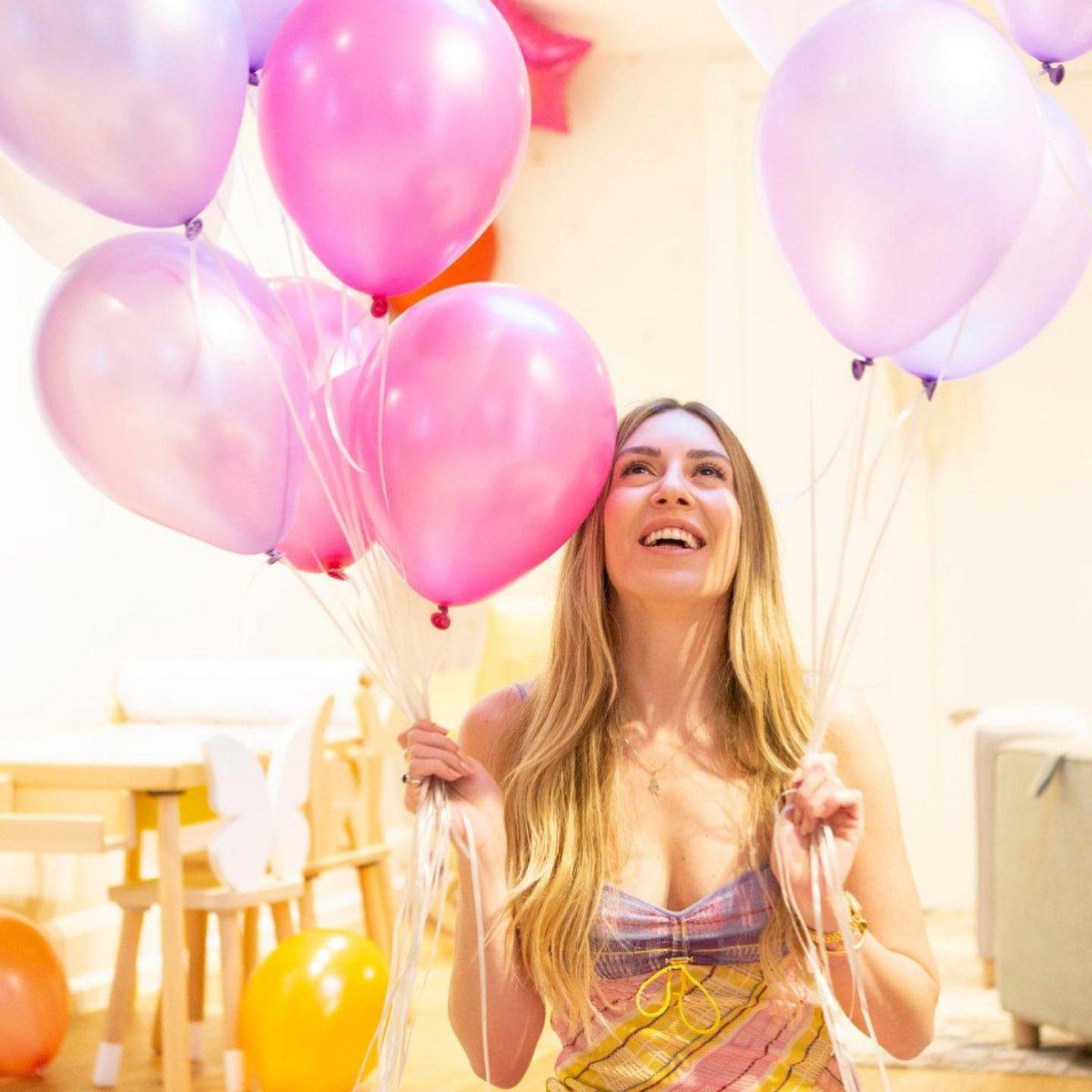 İki çocuk annesi Sinem Kobal'dan yeni fotoğraf