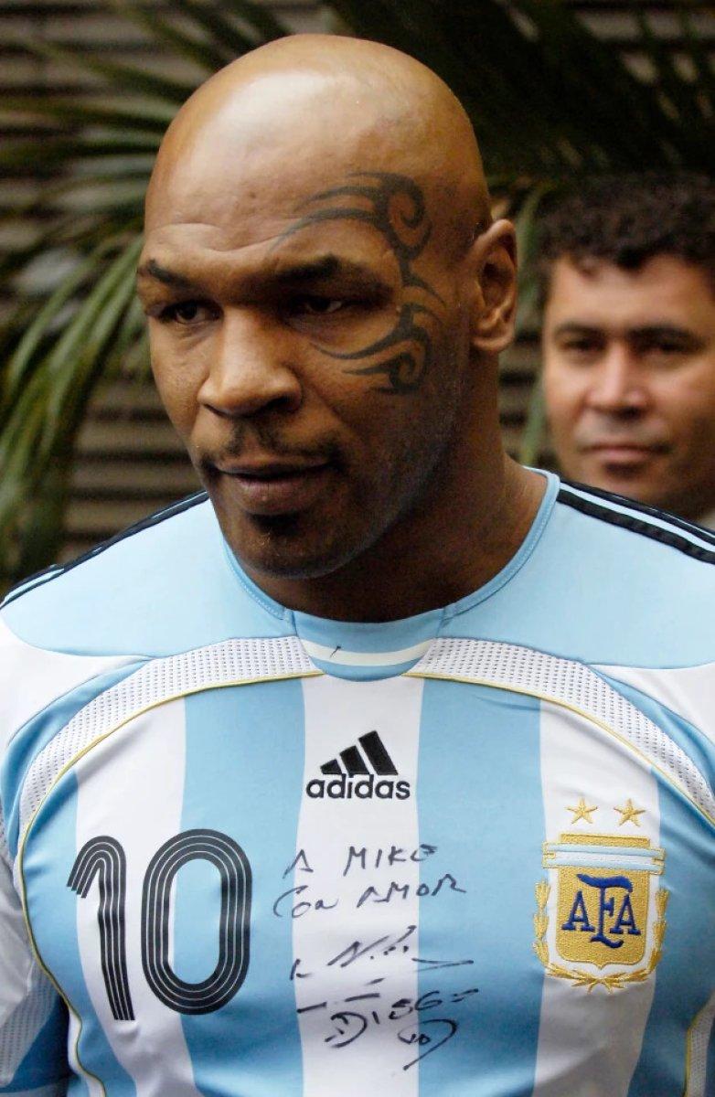 Mike Tyson'dan Messi'ye destek