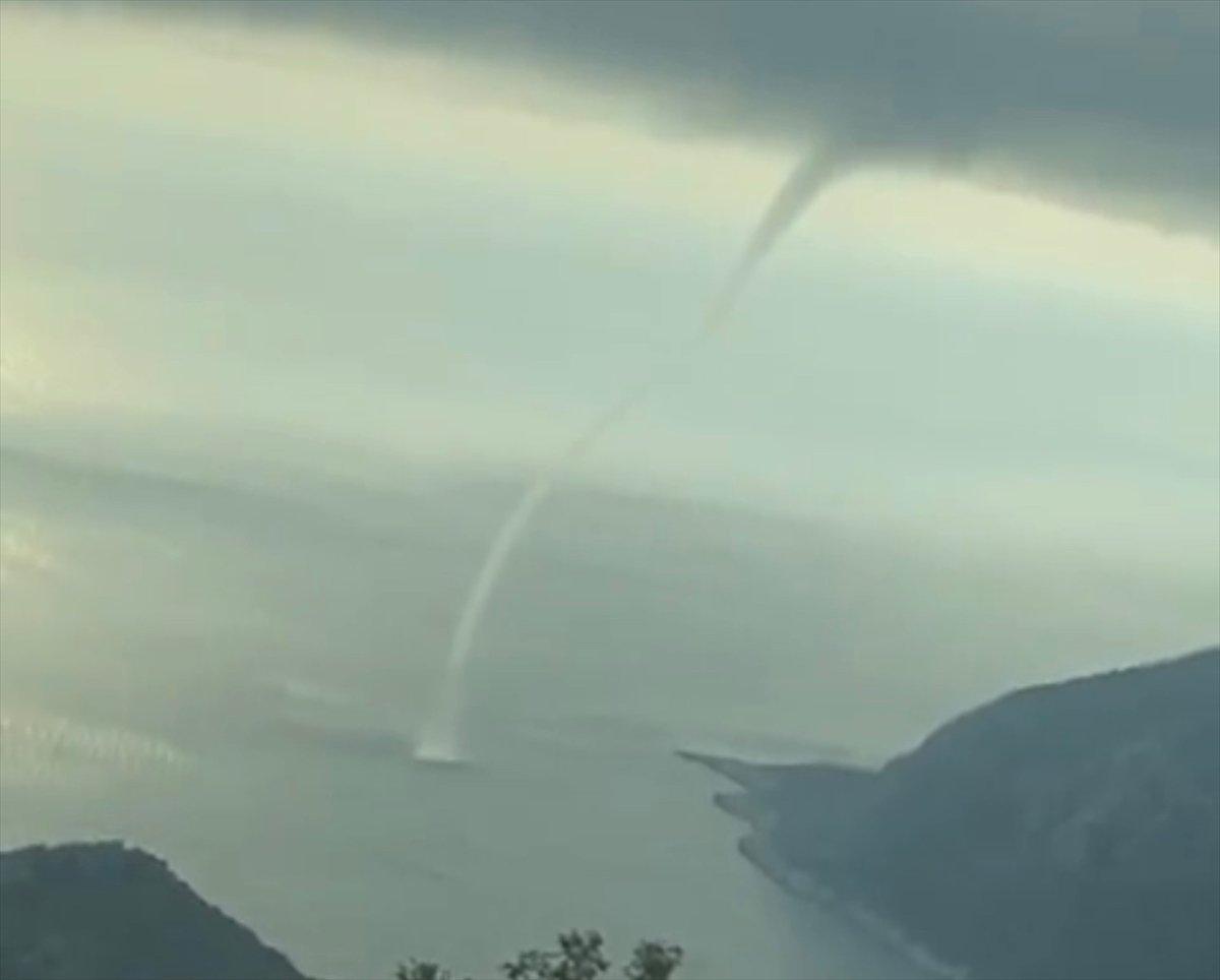 Antalya'da denizde hortum oluştu