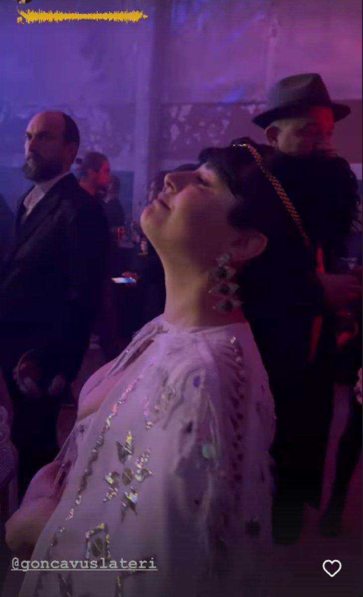 Gonca Vuslateri dansöz kıyafet giydi