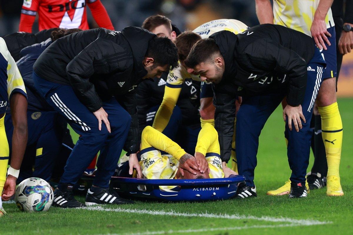 Joao Pedro'dan korkutan sakatlık