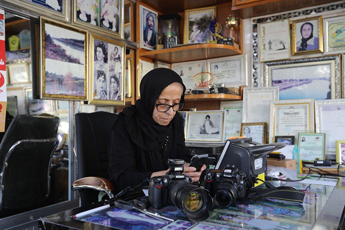 Irak'ta asırlık olma yolunda ilerleyen fotoğrafçı kadın mesleğini aşkla yapıyor