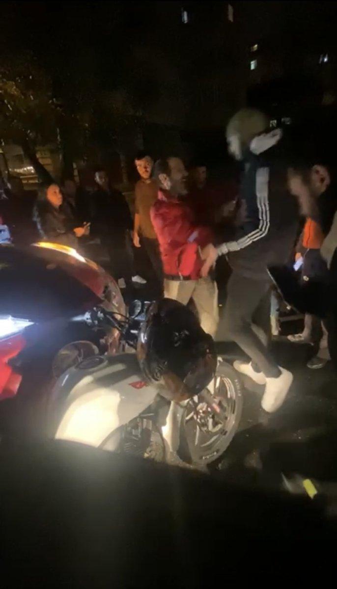 Maltepe'deki kadın sürücü çarpıştığı motosikletliyle tartıştı