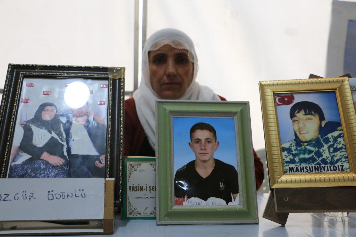 Evlat nöbetindeki anne: Kızımı zorla götürdüler