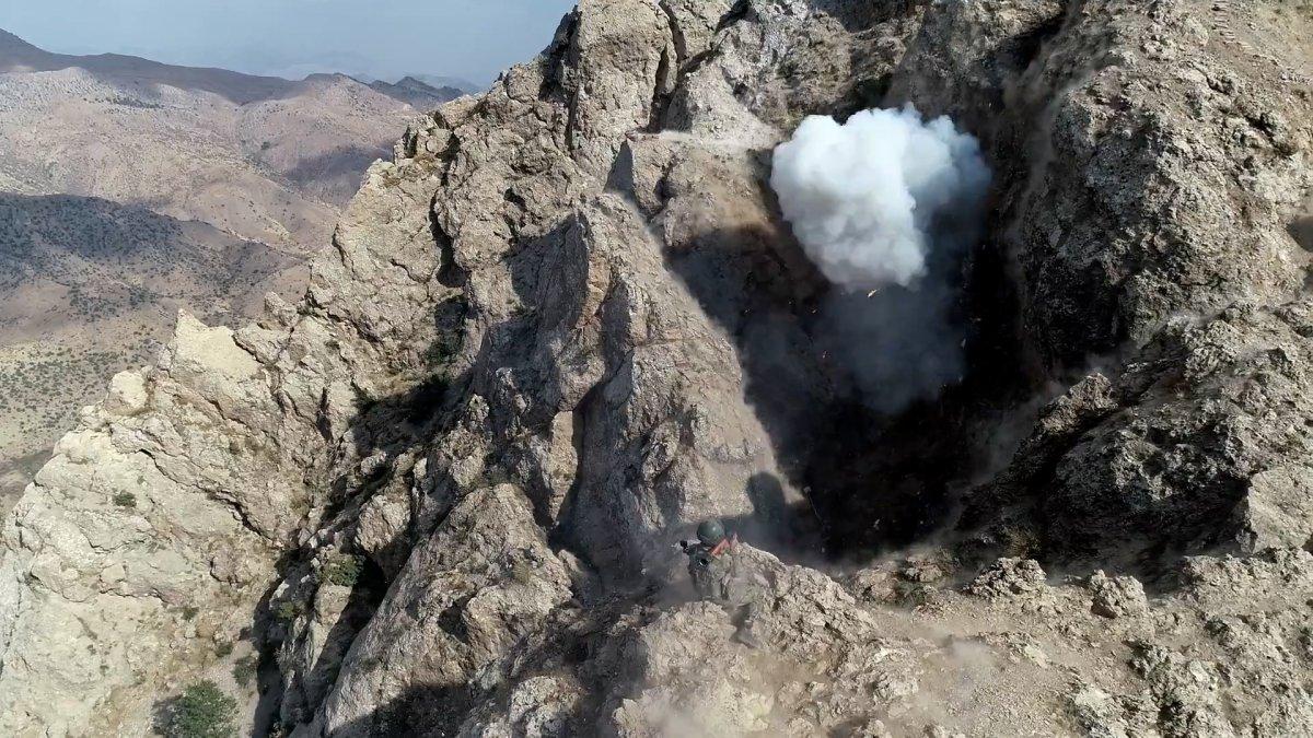 Türk askerinin, Zap bölgesinde terör inine girdiği anlar