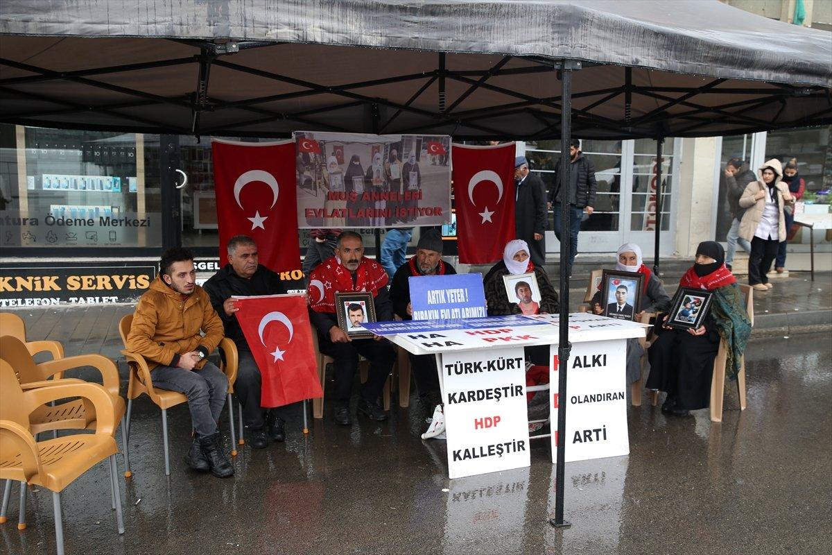 Muşlu ailelerin evlat nöbeti sürüyor