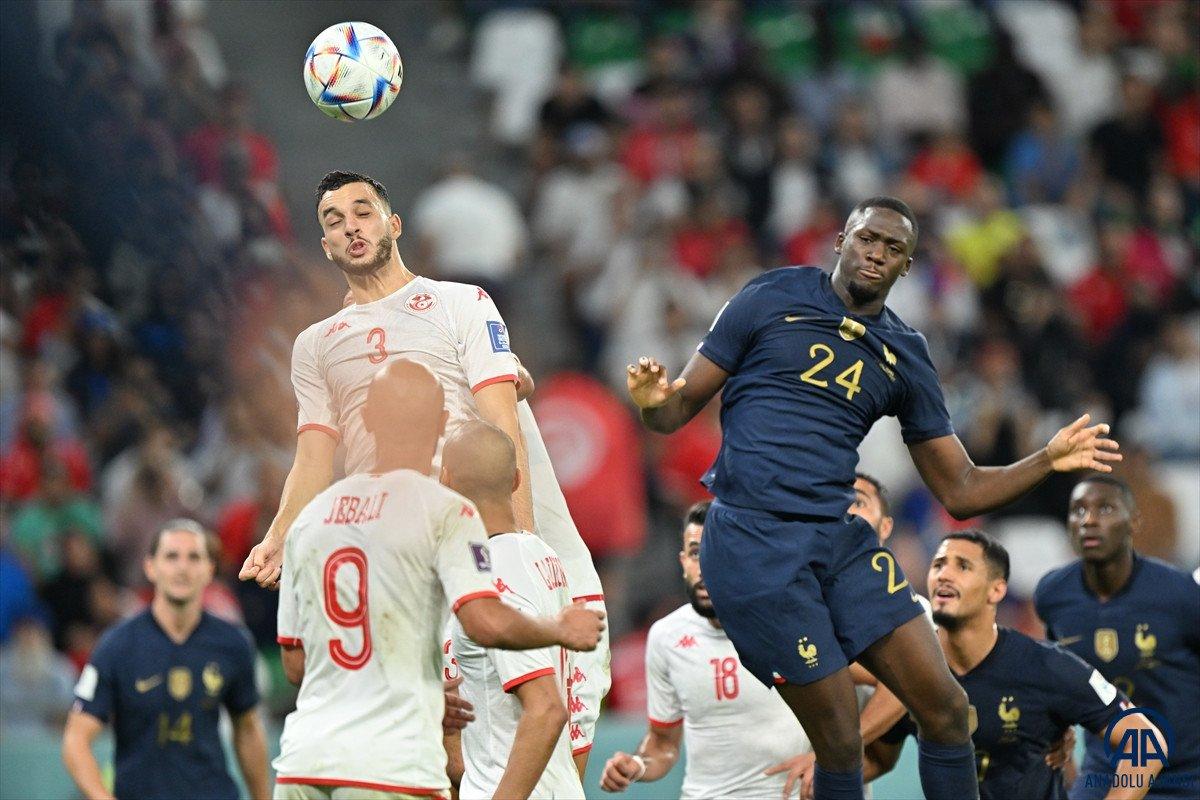 Fransa Tunus'a yenilmesine rağmen gruptan lider çıktı