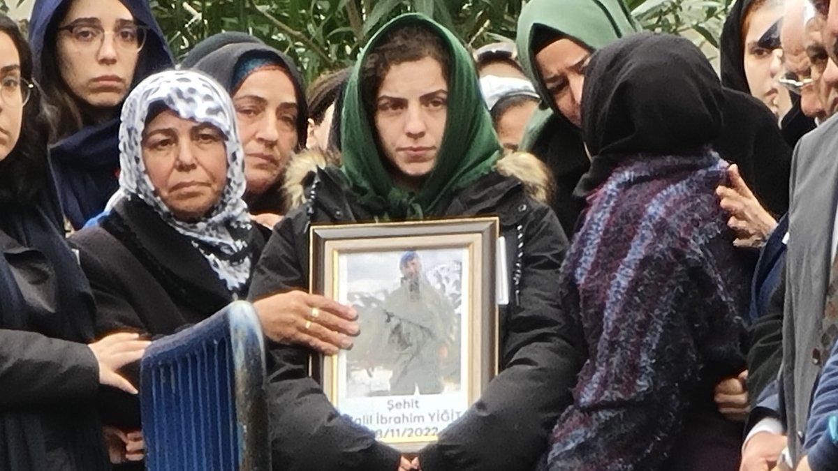 Pençe-Kilit Operasyonu’nda şehit olan Halil İbrahim Yiğit toprağa verildi