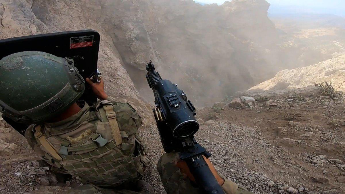 Türk askerinin, Zap bölgesinde terör inine girdiği anlar